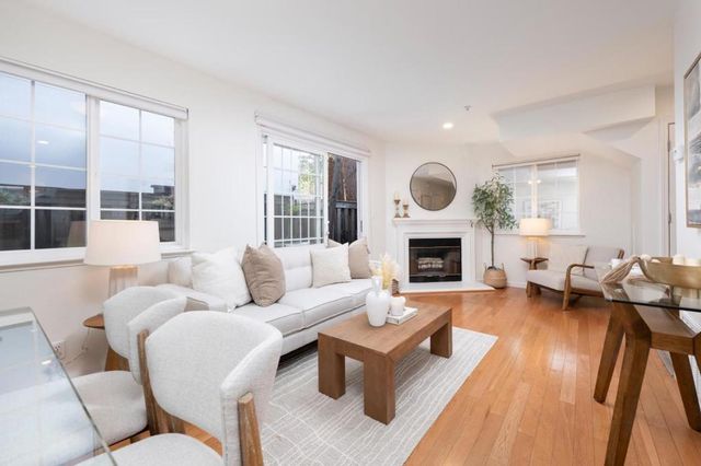 358 N El Camino Real 13, San Mateo, CA 94401