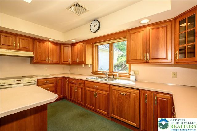 3231 Fairland Drive, North Whitehall Twp, PA 18078