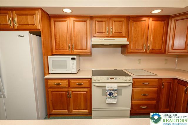 3231 Fairland Drive, North Whitehall Twp, PA 18078