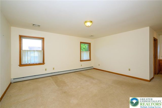 3231 Fairland Drive, North Whitehall Twp, PA 18078