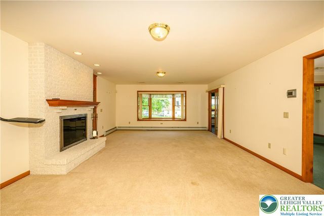 3231 Fairland Drive, North Whitehall Twp, PA 18078