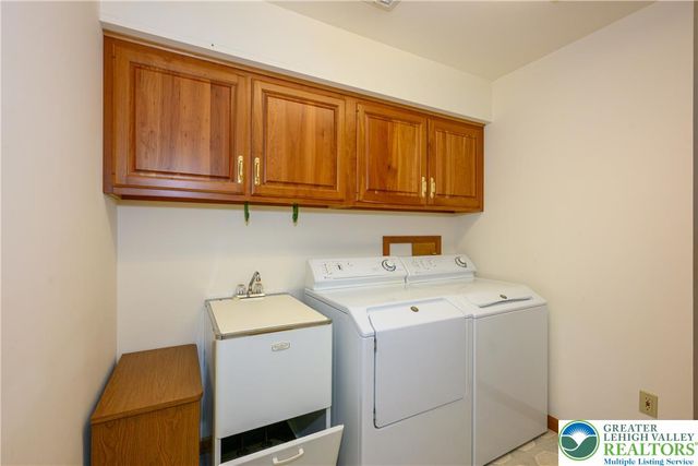 3231 Fairland Drive, North Whitehall Twp, PA 18078