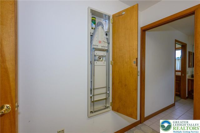 3231 Fairland Drive, North Whitehall Twp, PA 18078