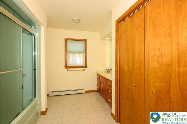 3231 Fairland Drive, North Whitehall Twp, PA 18078
