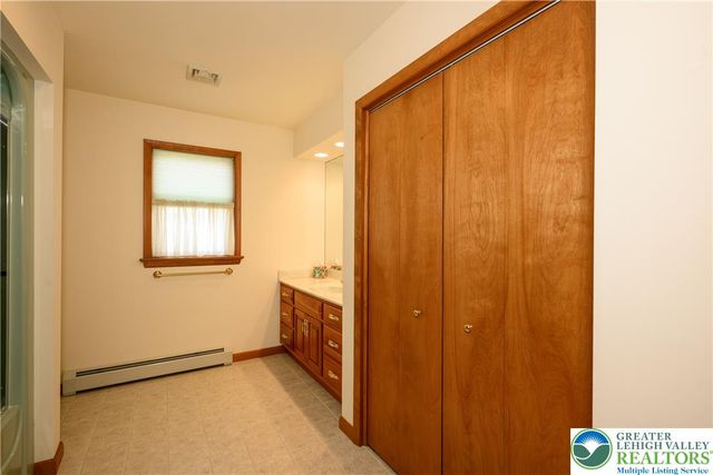 3231 Fairland Drive, North Whitehall Twp, PA 18078
