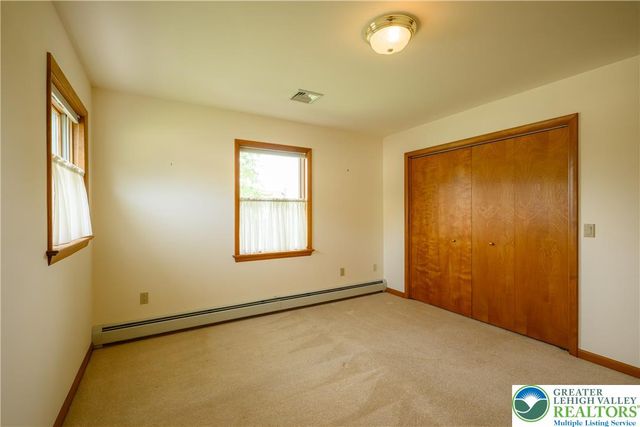 3231 Fairland Drive, North Whitehall Twp, PA 18078