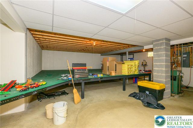 3231 Fairland Drive, North Whitehall Twp, PA 18078