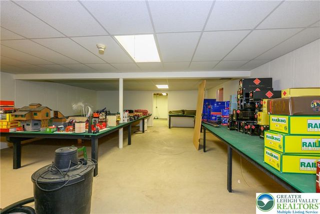 3231 Fairland Drive, North Whitehall Twp, PA 18078