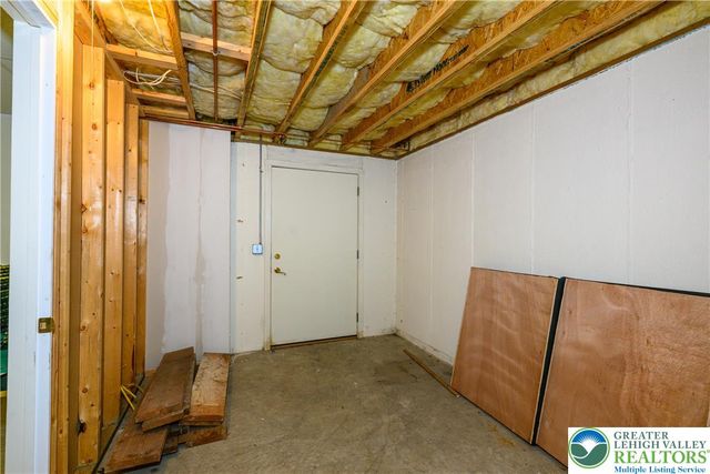 3231 Fairland Drive, North Whitehall Twp, PA 18078