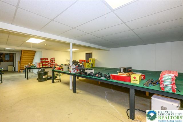 3231 Fairland Drive, North Whitehall Twp, PA 18078