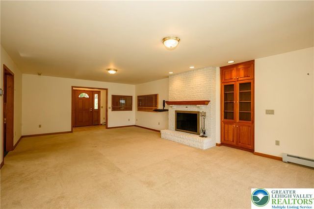 3231 Fairland Drive, North Whitehall Twp, PA 18078