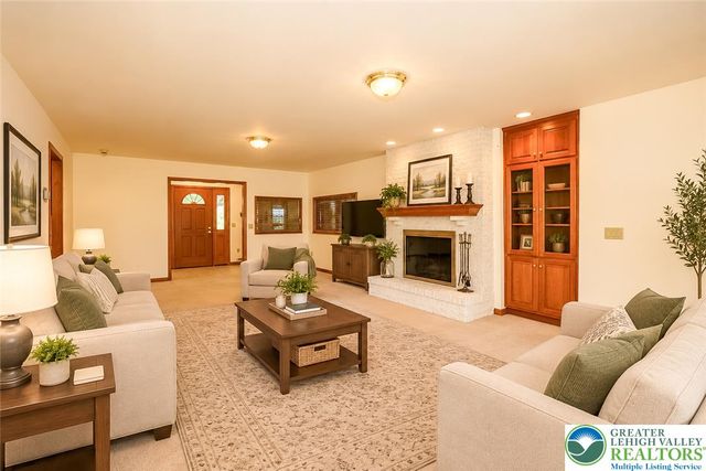 3231 Fairland Drive, North Whitehall Twp, PA 18078