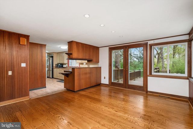 6783 CHAPEL RD, New Hope, PA 18938