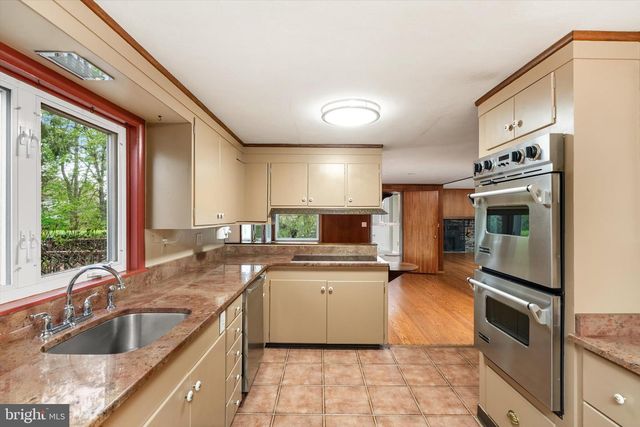 6783 CHAPEL RD, New Hope, PA 18938
