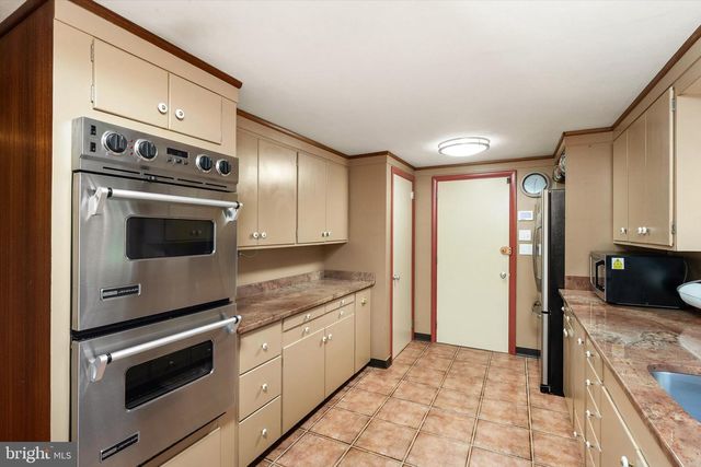 6783 CHAPEL RD, New Hope, PA 18938