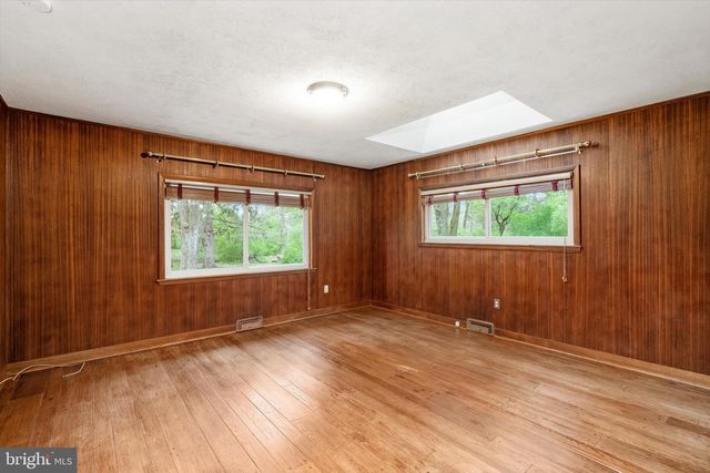 6783 CHAPEL RD, New Hope, PA 18938