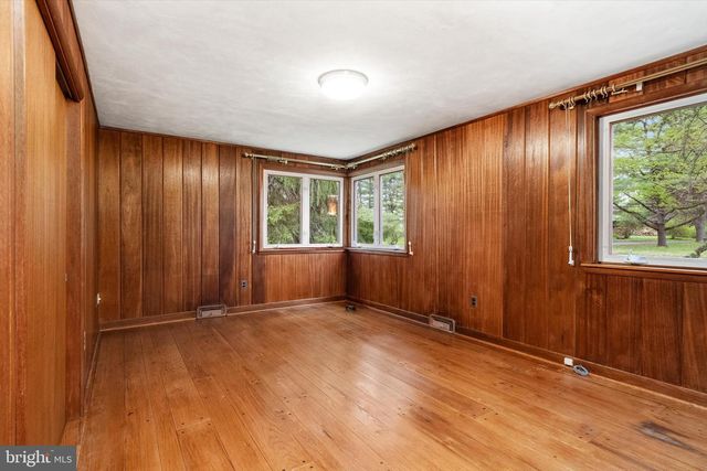 6783 CHAPEL RD, New Hope, PA 18938