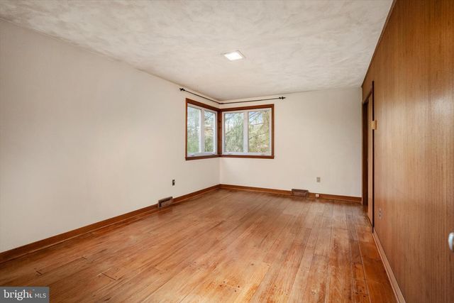 6783 CHAPEL RD, New Hope, PA 18938