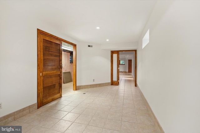 6783 CHAPEL RD, New Hope, PA 18938