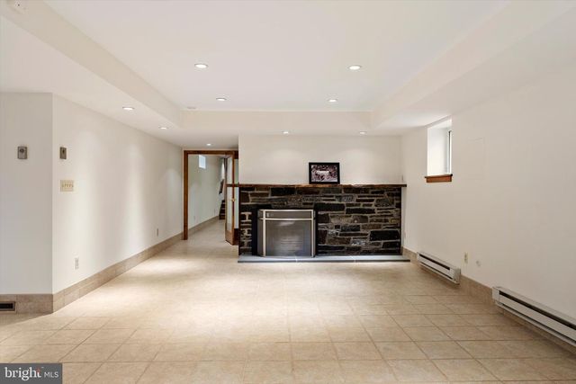 6783 CHAPEL RD, New Hope, PA 18938