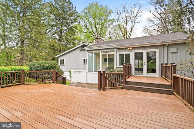 6783 CHAPEL RD, New Hope, PA 18938