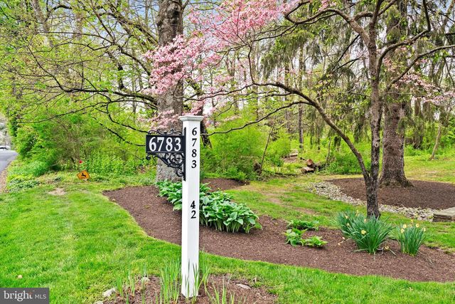 6783 CHAPEL RD, New Hope, PA 18938