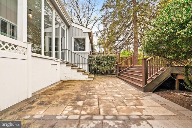 6783 CHAPEL RD, New Hope, PA 18938