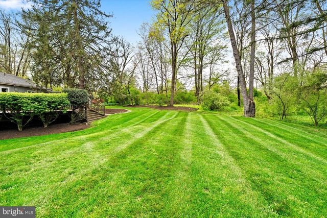 6783 CHAPEL RD, New Hope, PA 18938