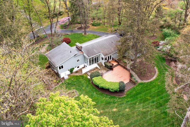 6783 CHAPEL RD, New Hope, PA 18938