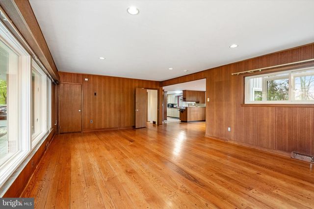 6783 CHAPEL RD, New Hope, PA 18938