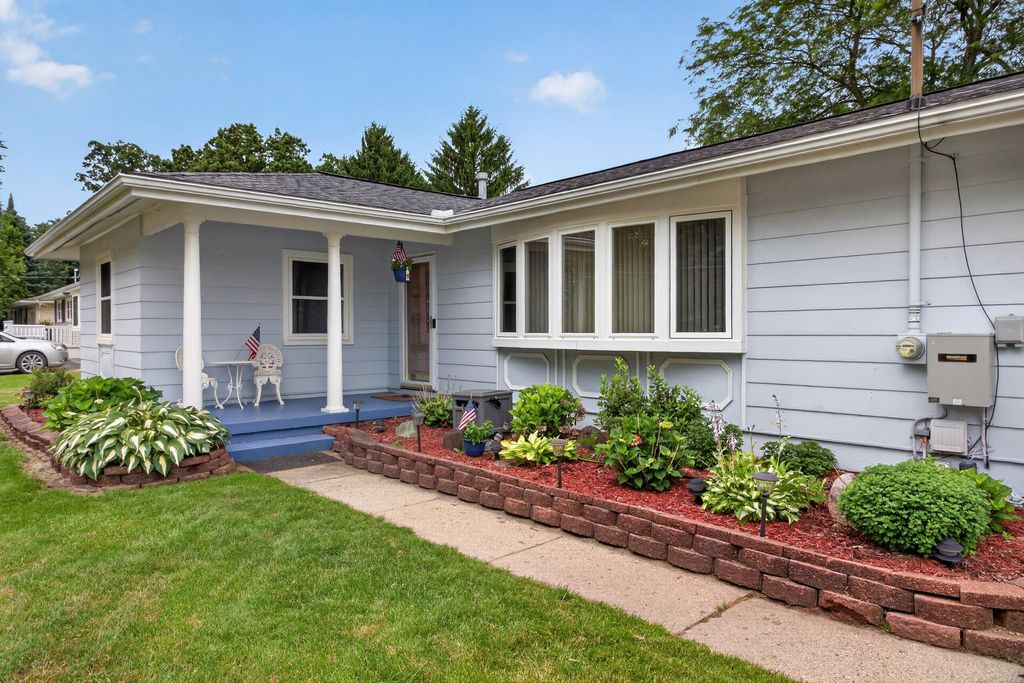 216 Eastlawn, Parma Vlg, MI 49269