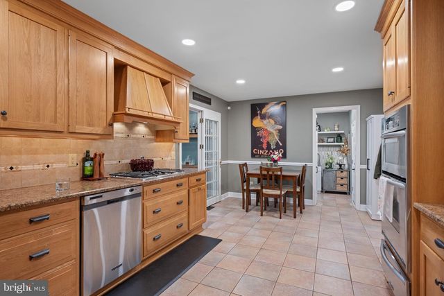 13 DEERFIELD LN, Sewell, NJ 08080