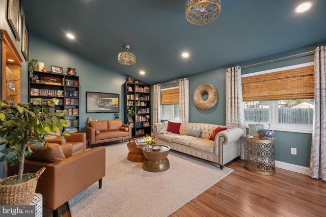 13 DEERFIELD LN, Sewell, NJ 08080