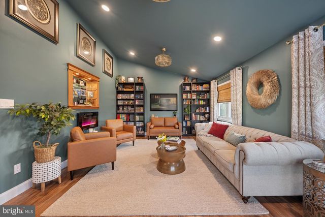 13 DEERFIELD LN, Sewell, NJ 08080