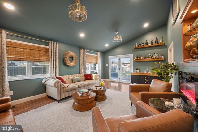 13 DEERFIELD LN, Sewell, NJ 08080