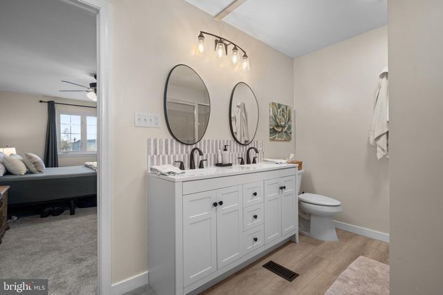 13 DEERFIELD LN, Sewell, NJ 08080