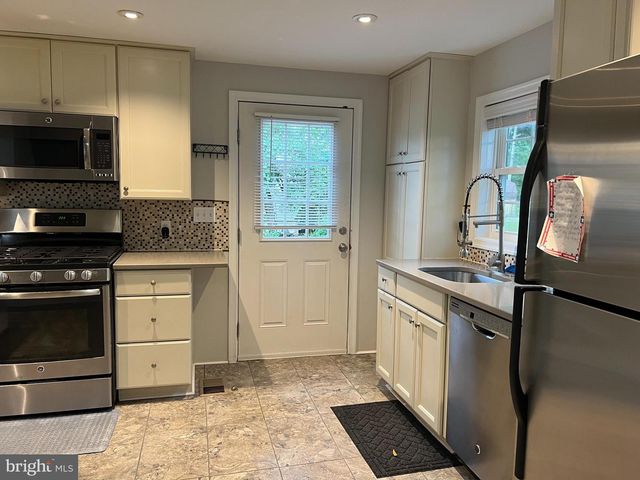 39 VAN LEER AVE, Media, PA 19063