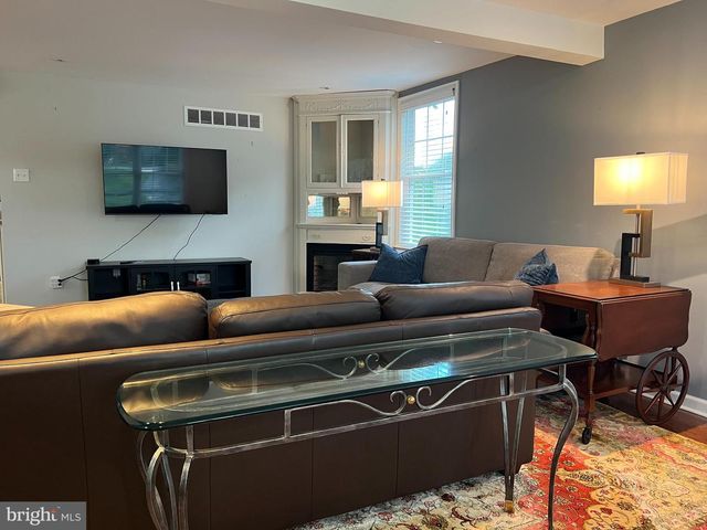 39 VAN LEER AVE, Media, PA 19063