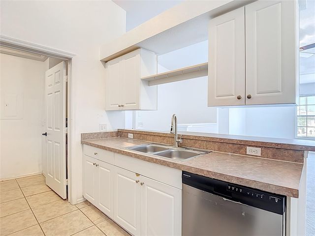 36106 LAKE CHASE BOULEVARD 201, Zephyrhills, FL 33541