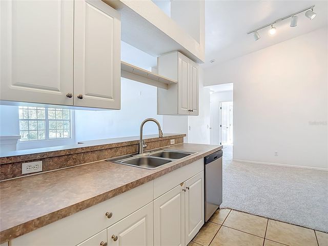 36106 LAKE CHASE BOULEVARD 201, Zephyrhills, FL 33541