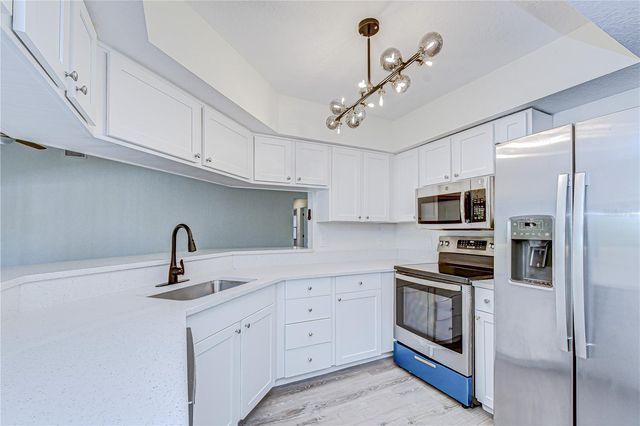 9731 62ND AVENUE N, St Petersburg, FL 33708