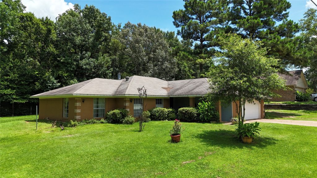 10203 Crestview Drive, Tyler, TX 75707