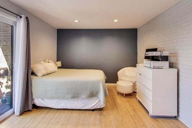 1847 Tanglewood Drive 2B, Glenview, IL 60025