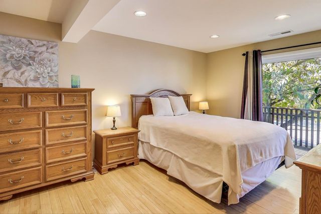 1847 Tanglewood Drive 2B, Glenview, IL 60025