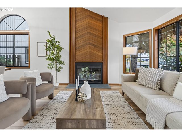 16629 Nw CHARLAIS St, Beaverton, OR 97006