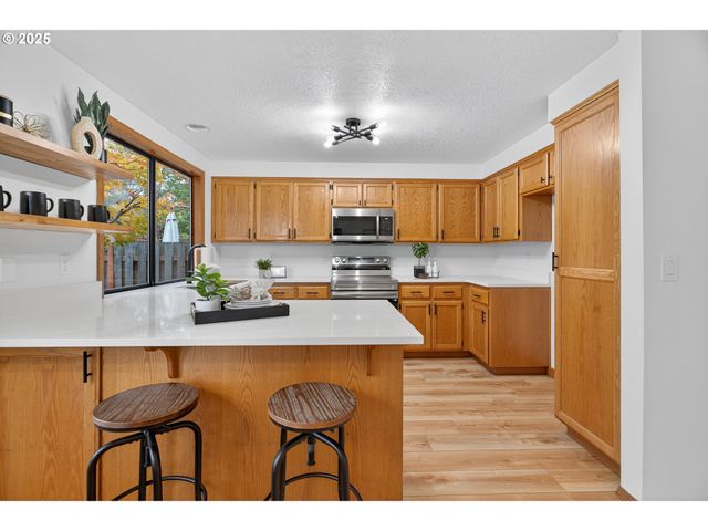 16629 Nw CHARLAIS St, Beaverton, OR 97006