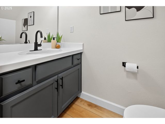 16629 Nw CHARLAIS St, Beaverton, OR 97006