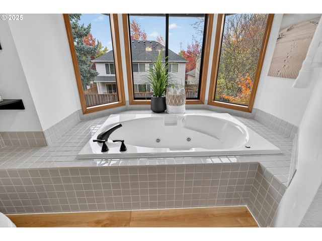 16629 Nw CHARLAIS St, Beaverton, OR 97006