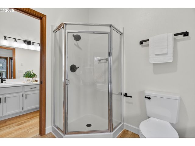 16629 Nw CHARLAIS St, Beaverton, OR 97006