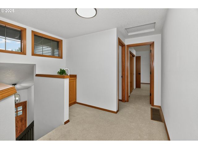 16629 Nw CHARLAIS St, Beaverton, OR 97006